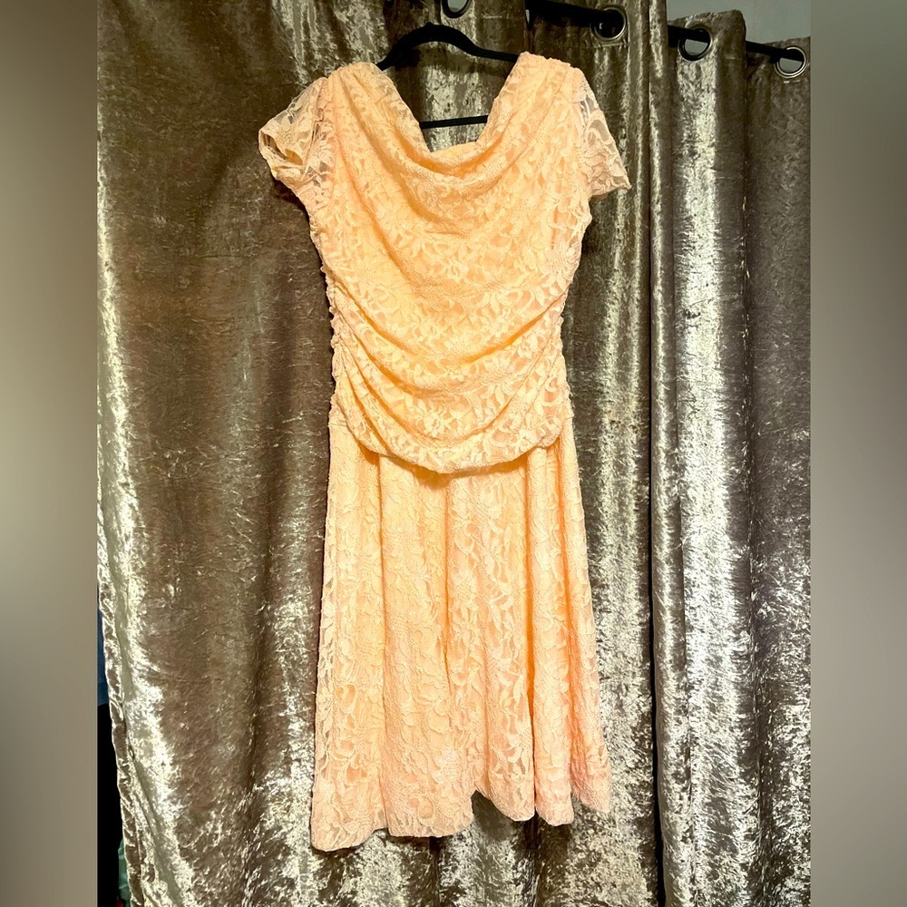 🍑 Pretty in peach vintage 80’s glitter lace ✨ prom dress!👗